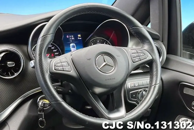 2021 Mercedes Benz / V Class Stock No. 131302