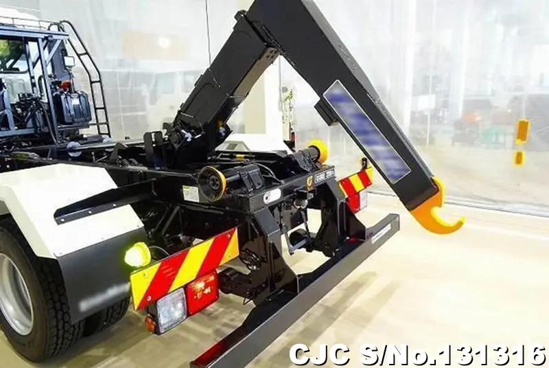 2025 Isuzu / Forward Stock No. 131316