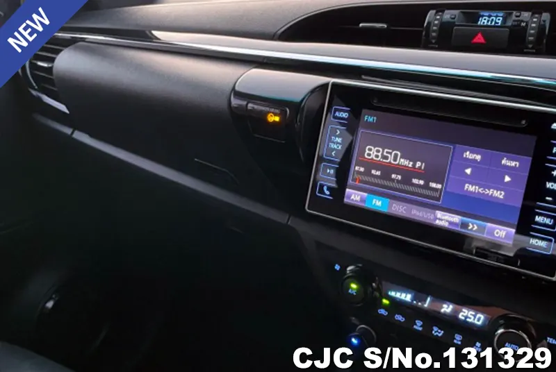 2019 Toyota / Hilux / Revo Stock No. 131329