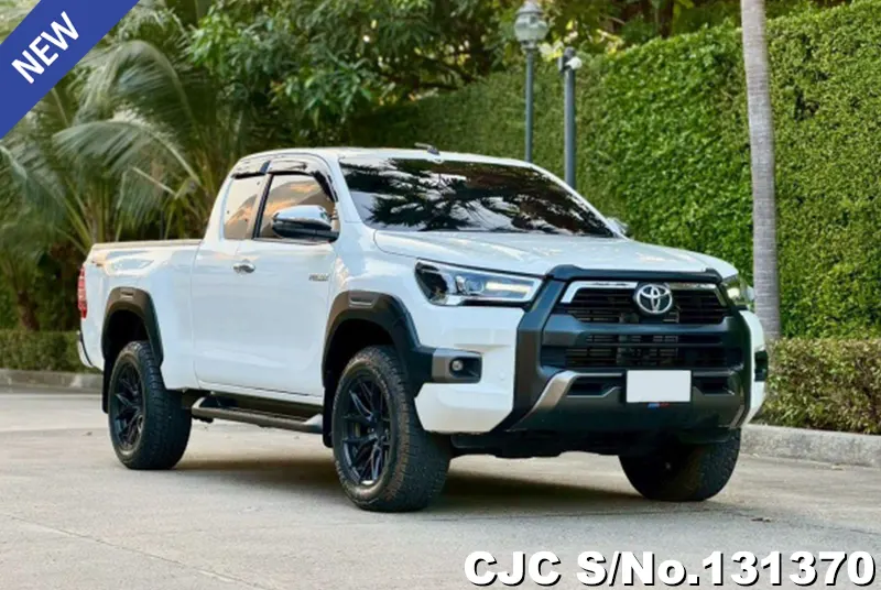 Toyota Hilux in White for Sale Image 0