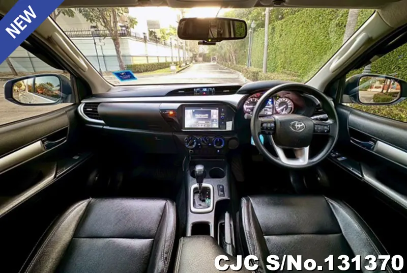 Toyota Hilux in White for Sale Image 4