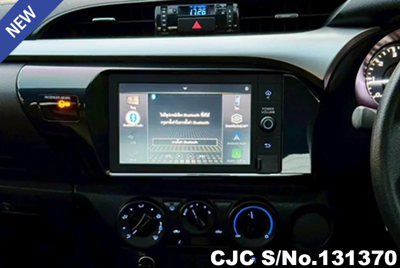 Toyota Hilux in White for Sale Image 8