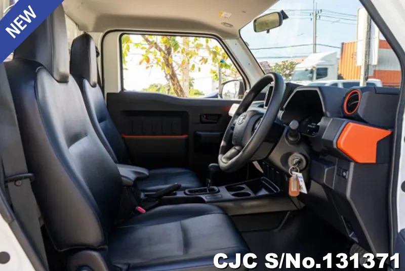 2024 Toyota / Hilux / Champ Stock No. 131371