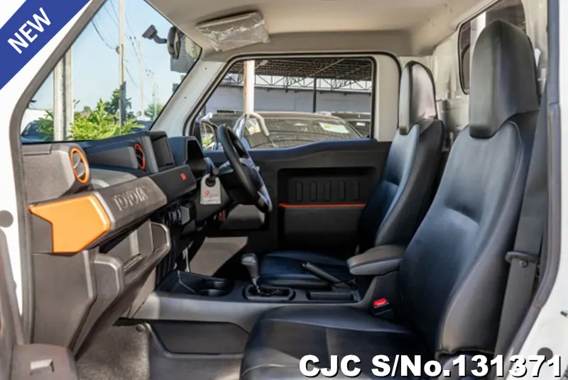 2024 Toyota / Hilux / Champ Stock No. 131371