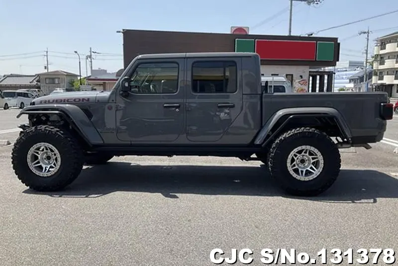 Jeep Gladiator in Gray for Sale Image 6