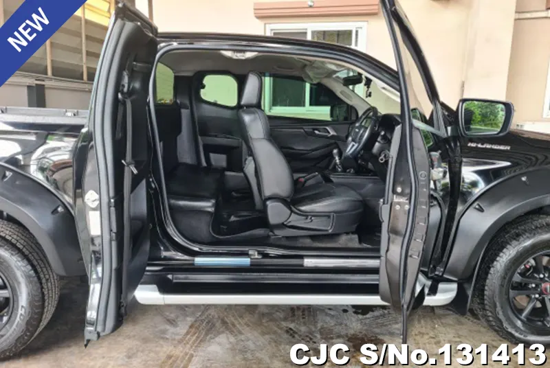 Isuzu D-Max in Black for Sale Image 9