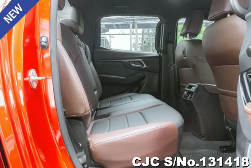 Isuzu D-Max in Orange for Sale Image 6