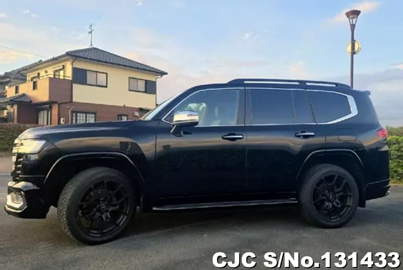 2023 Toyota / Land Cruiser Stock No. 131433