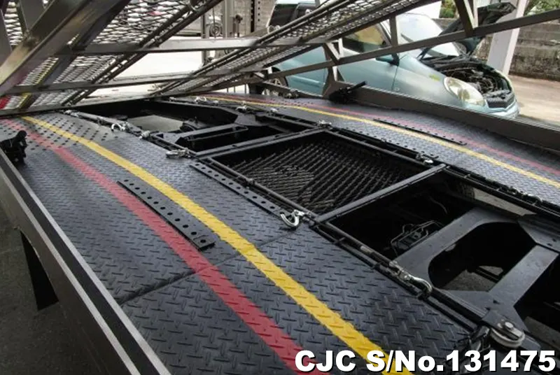 2004 Nissan / Condor Stock No. 131475