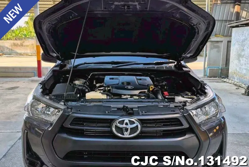Toyota Hilux in Gray for Sale Image 10
