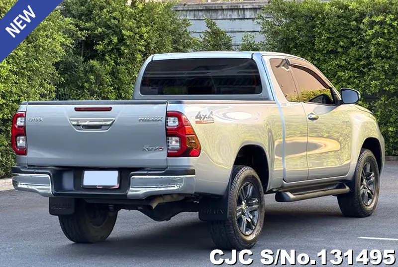 Toyota Hilux in Silver for Sale Image 2