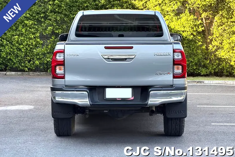 Toyota Hilux in Silver for Sale Image 5