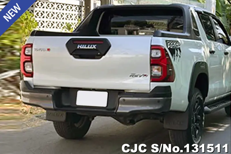 Toyota Hilux in White for Sale Image 2
