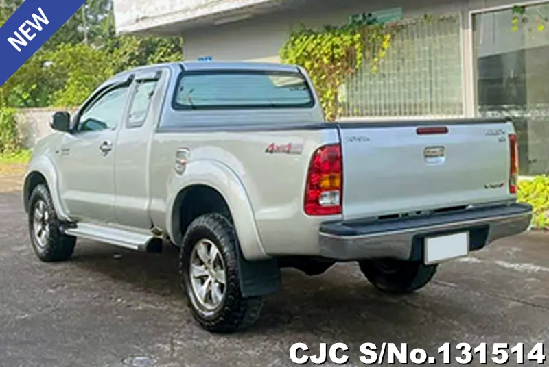 Toyota Hilux in Beige for Sale Image 1