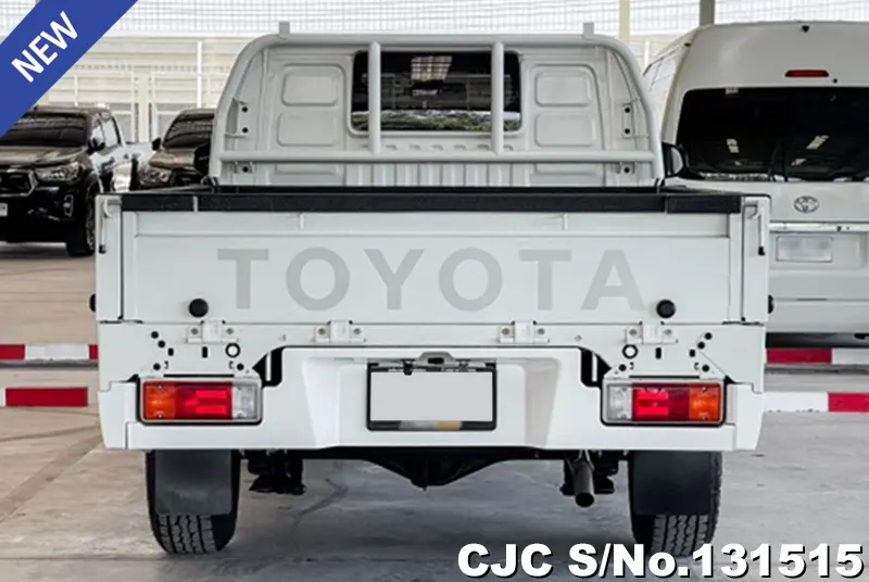 Toyota Hilux in White for Sale Image 3