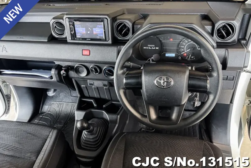 Toyota Hilux in White for Sale Image 6