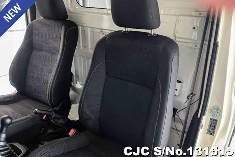 Toyota Hilux in White for Sale Image 10