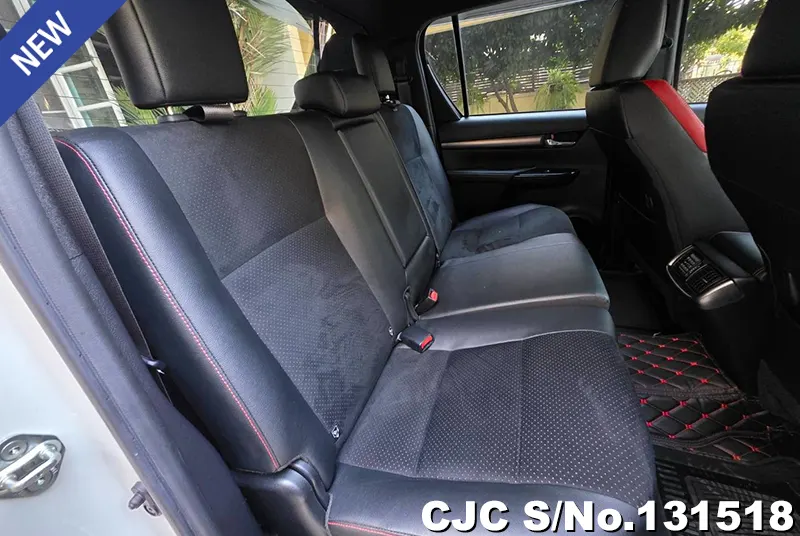 Toyota Hilux in White for Sale Image 7