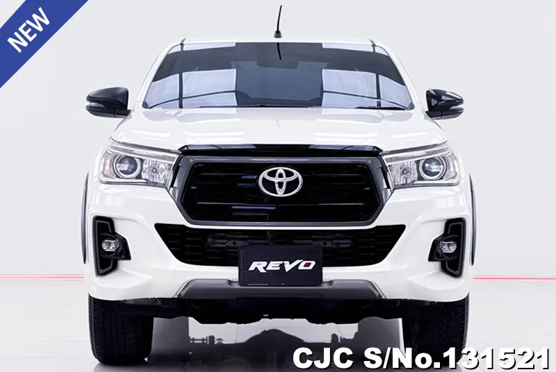 Toyota Hilux in White for Sale Image 4