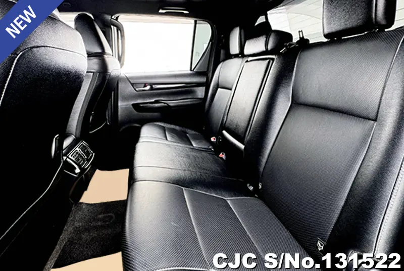 Toyota Hilux in White for Sale Image 9