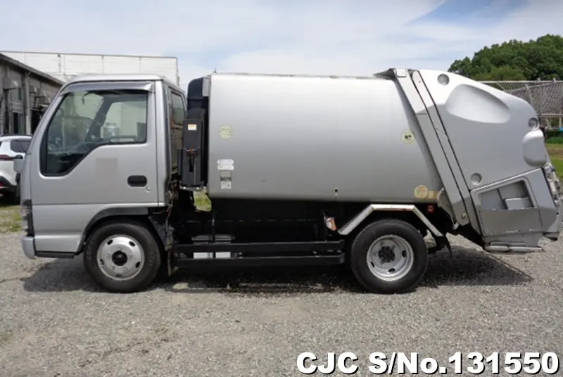 2004 Nissan / Condor Stock No. 131550