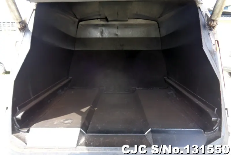 2004 Nissan / Condor Stock No. 131550