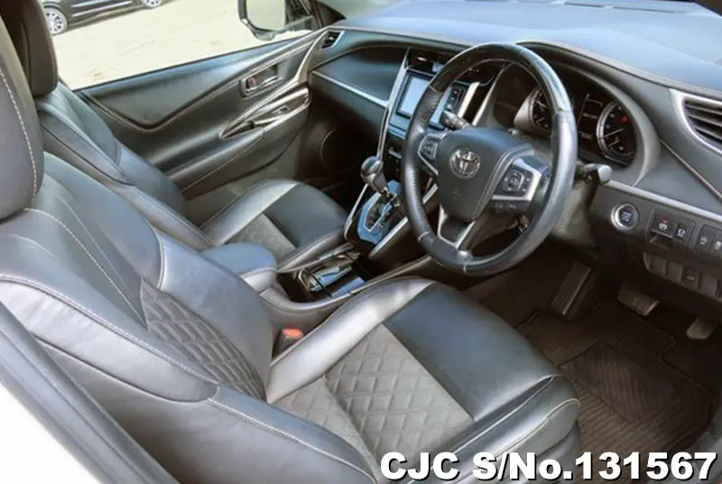 2019 Toyota / Harrier Stock No. 131567