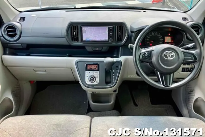 2017 Toyota / Passo Stock No. 131571