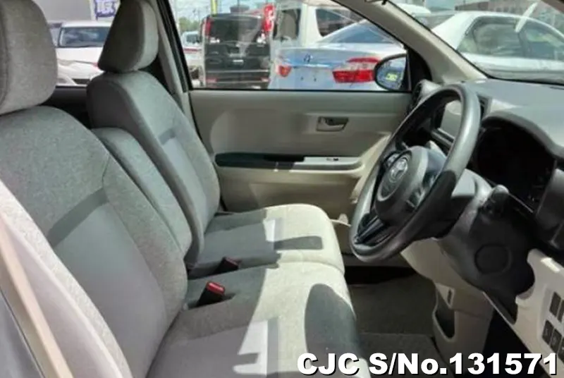 2017 Toyota / Passo Stock No. 131571