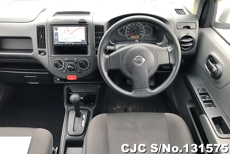 Nissan AD Van in SILVER for Sale Image 9