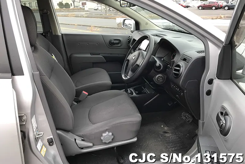 Nissan AD Van in SILVER for Sale Image 10