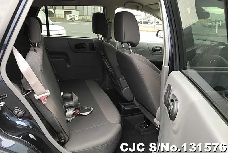 Nissan AD Van in BLUE for Sale Image 11