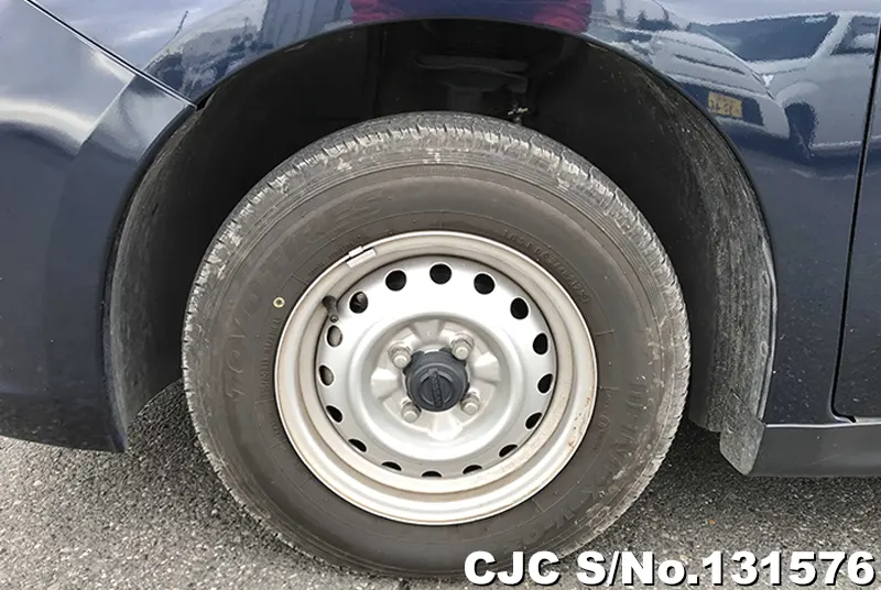 Nissan AD Van in BLUE for Sale Image 14