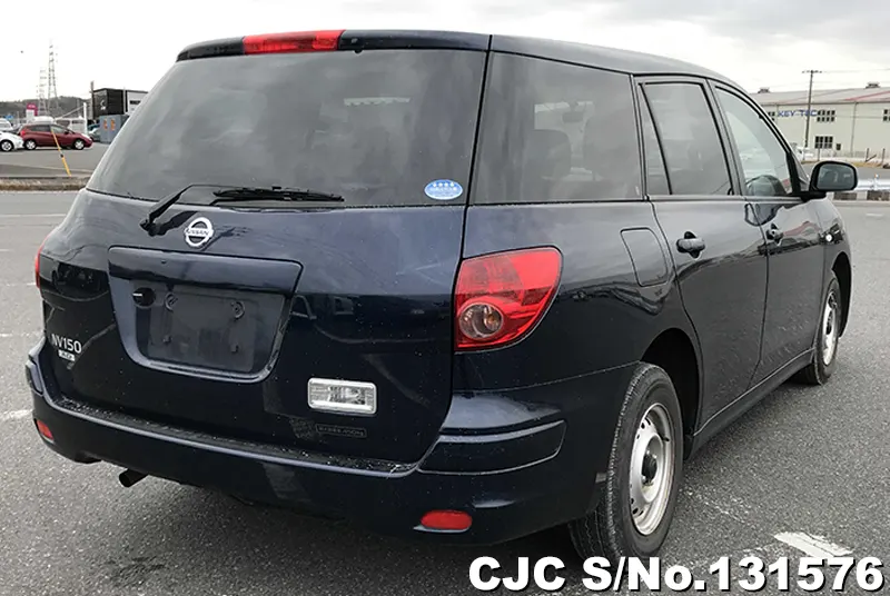 Nissan AD Van in BLUE for Sale Image 2