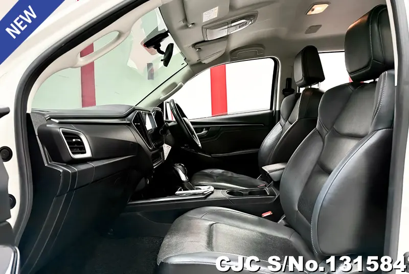 Isuzu D-Max in White for Sale Image 8