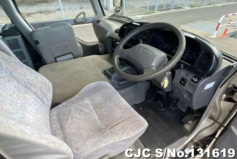 2005 Hino / Liesse Stock No. 131619