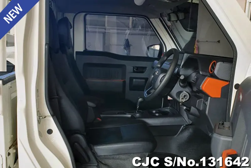 2024 Toyota / Hilux / Champ Stock No. 131642