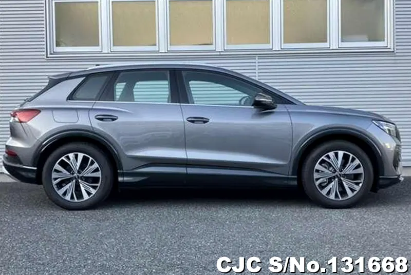 2025 Audi / Q4 e-tron Stock No. 131668