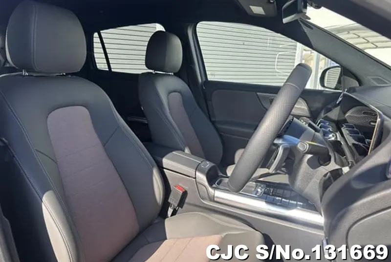 2025 Mercedes Benz / EQA Stock No. 131669