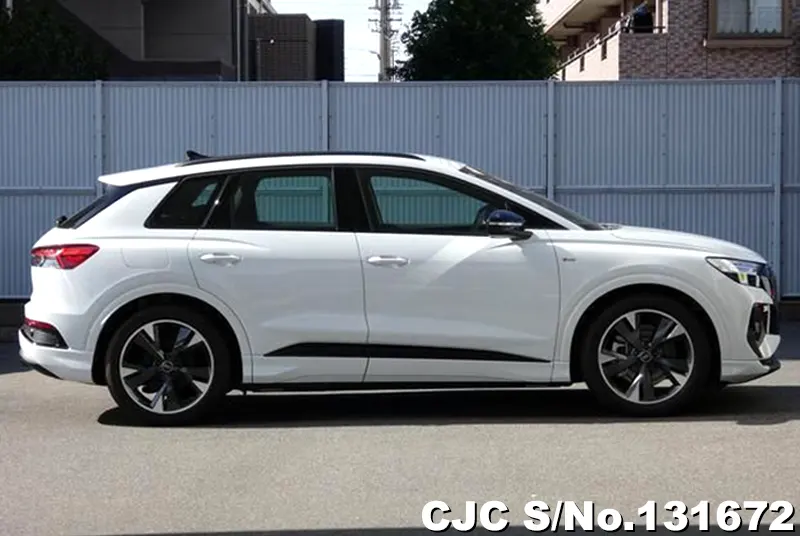 2025 Audi / Q4 e-tron Stock No. 131672