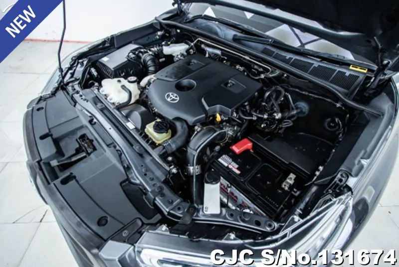 Toyota Hilux in Gray for Sale Image 9
