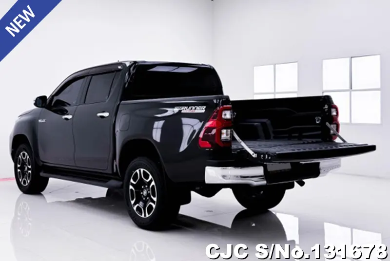 Toyota Hilux in Black for Sale Image 4