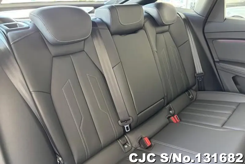 2025 Audi / Q4 e-tron Stock No. 131682