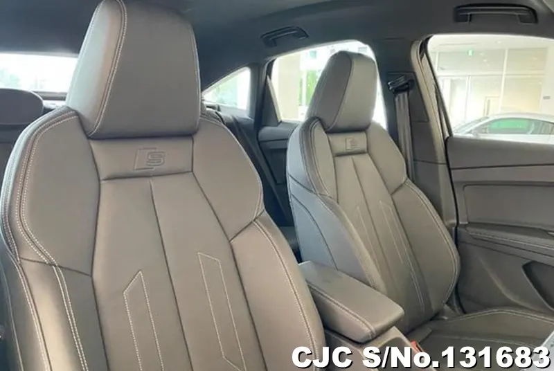 2025 Audi / Q4 e-tron Stock No. 131683