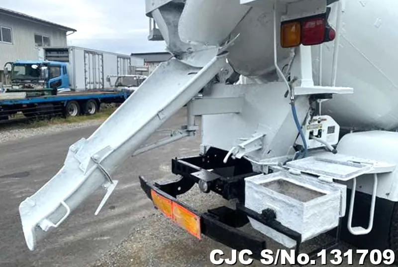 2005 Mitsubishi / Fuso Stock No. 131709