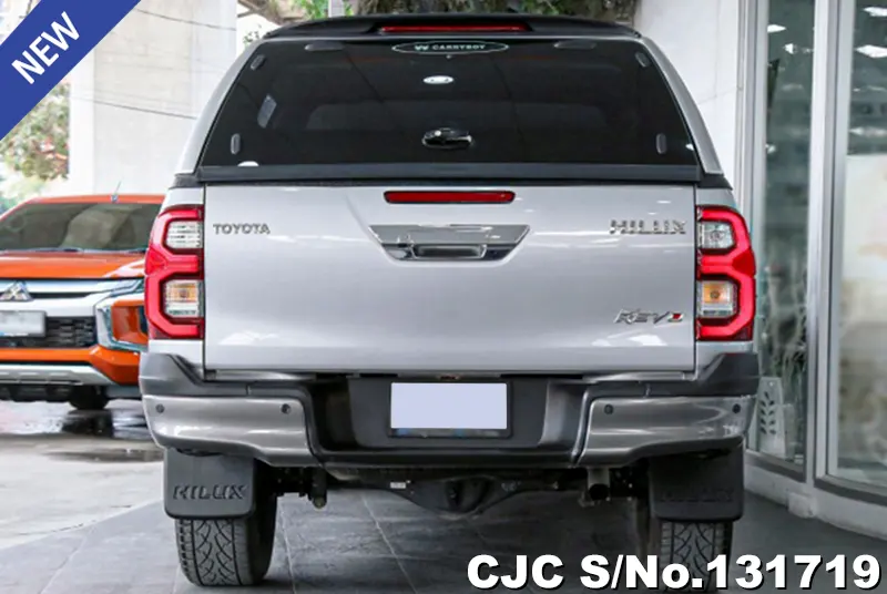 Toyota Hilux in Gray for Sale Image 3