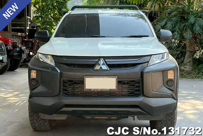 Mitsubishi Triton in White for Sale Image 4