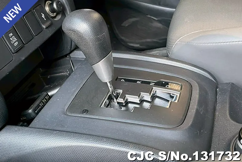 Mitsubishi Triton in White for Sale Image 7