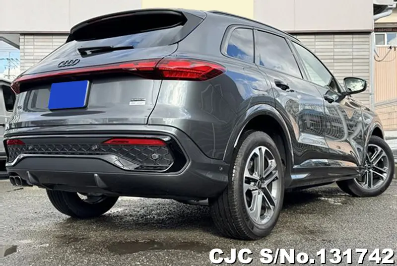 Audi Q5 in Gray for Sale Image 1