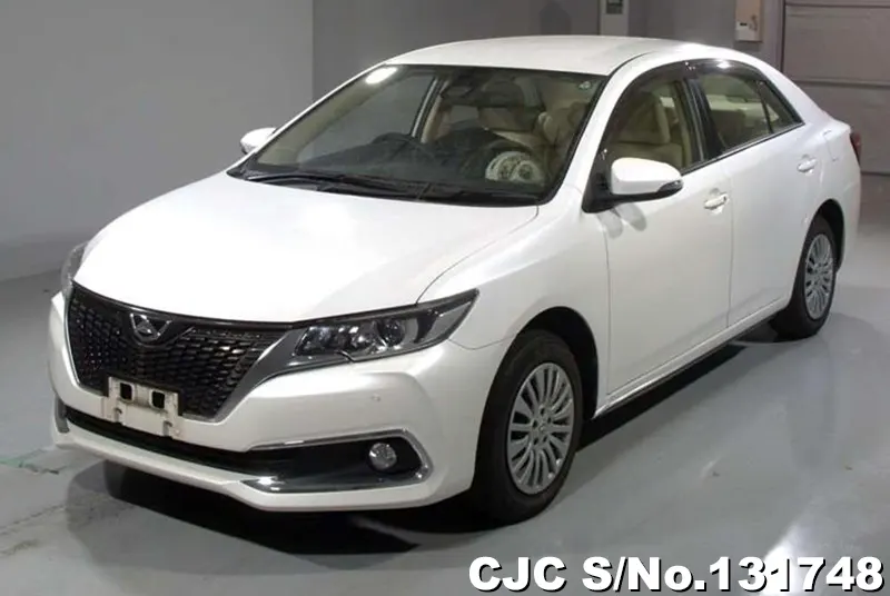 Toyota Allion in White for Sale Image 3
